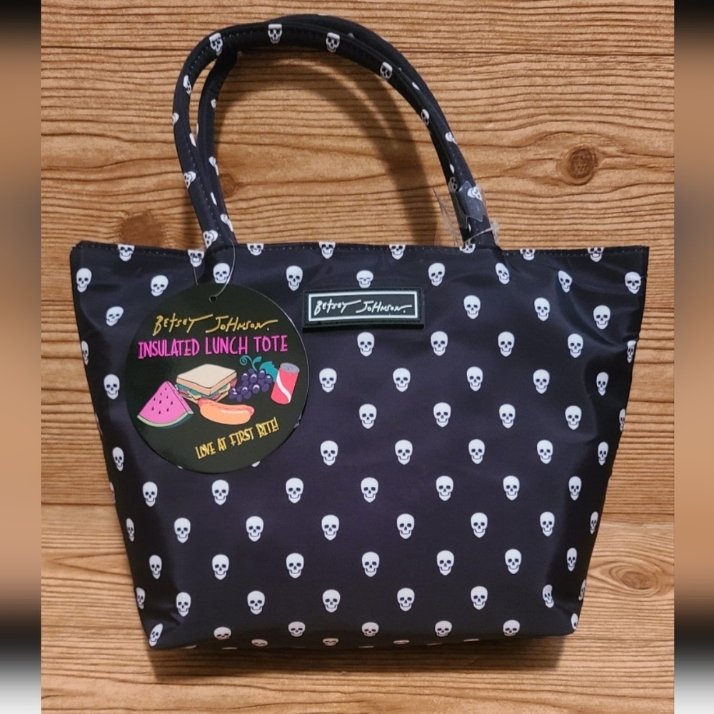 Betsey Johnson Skull insulated lunch tote - Picture 2 of 5